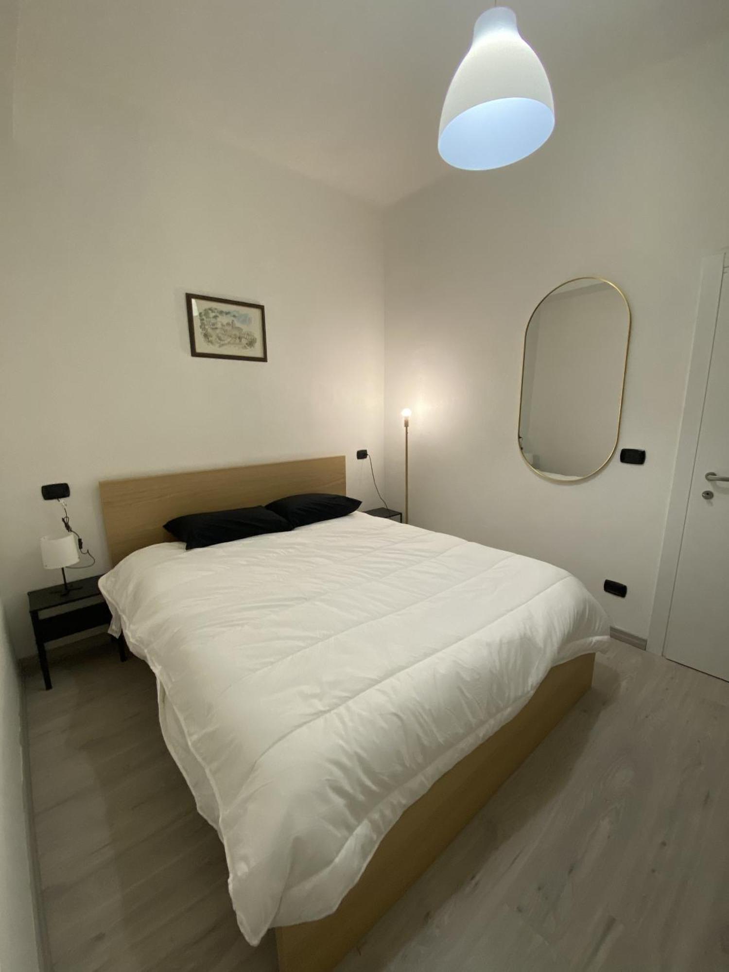 Lake Front Apartments, Lecco Eksteriør bilde